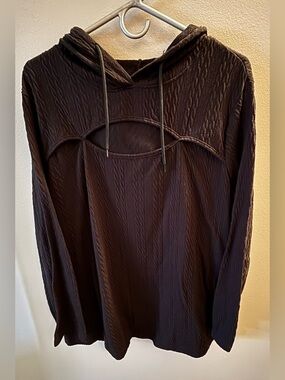 SHEIN Curve Women’s Plus Black Textured Cutout Lightweight Hoodie